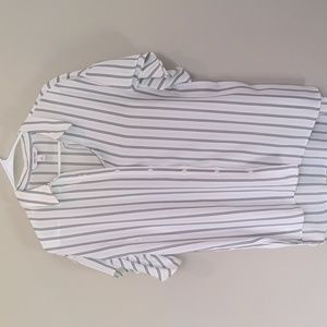 Nine West white and blue striped blouse flutter sleeves size M